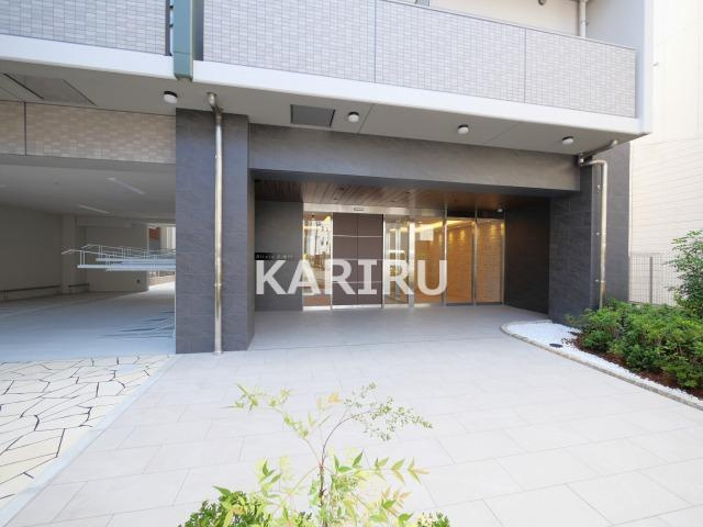 Alivis北梅田のエントランス