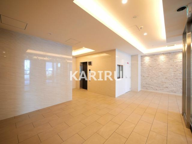 Alivis北梅田のロビー