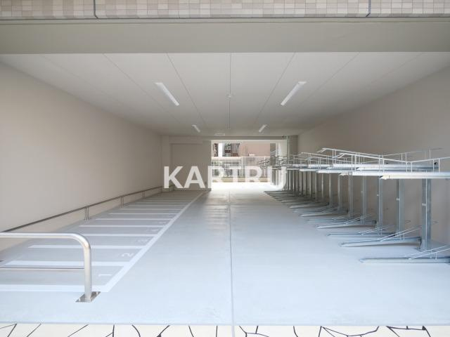 Alivis北梅田のロビー