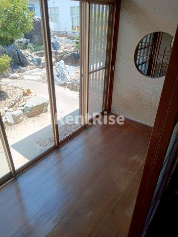 泉借家の居間・リビング