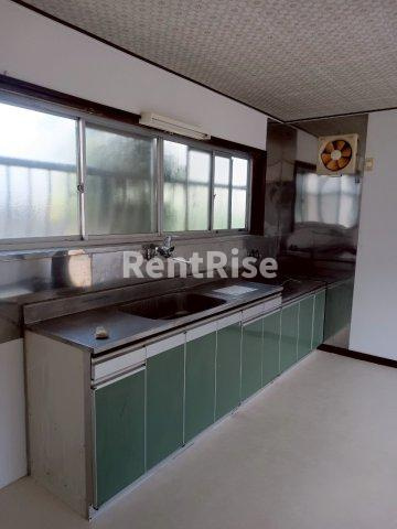 泉借家のキッチン