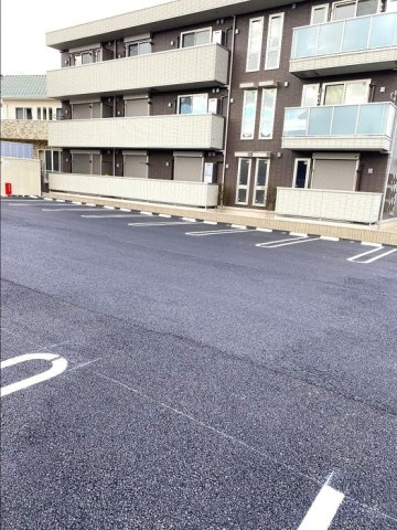 フローラルコート　　刈谷市近郊の賃貸はクラスホームの駐車場