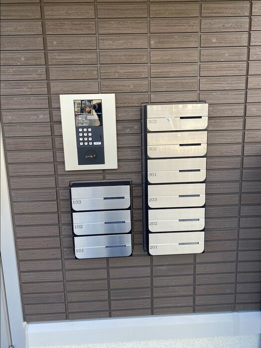 フローラルコート　　刈谷市近郊の賃貸はクラスホームのエントランス