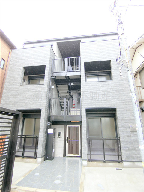 TS.蒲田の外観|2025年3月築　鉄骨造地上3階建て総戸数6戸
東京都大田区蒲田1丁目　JR京浜東北線蒲田駅徒歩13分、京浜急行本線梅屋敷駅徒歩7分