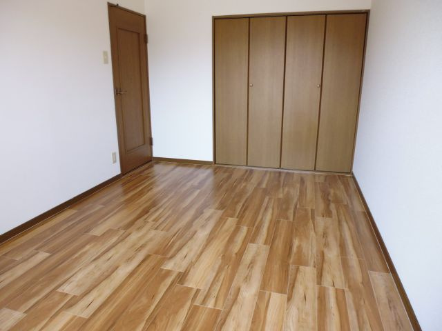 ポートパレの洋室