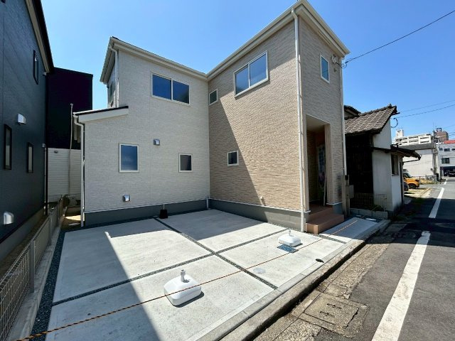 リーブルガーデン／中央区本荘二丁目／１号棟の駐車場|駐車場は平置きで２台可能