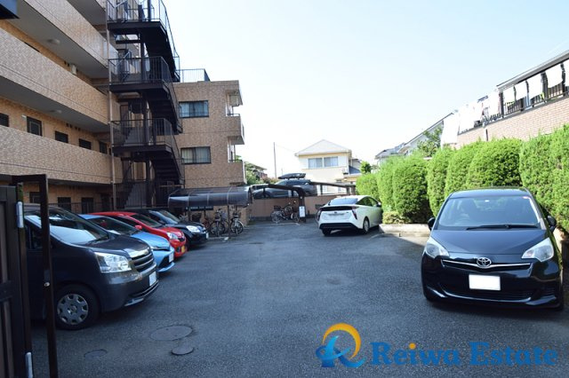 ライオンズマンション湘南茅ヶ崎の駐車場