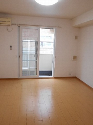 【洋室】 | ジェネラスグリーン Ｂ