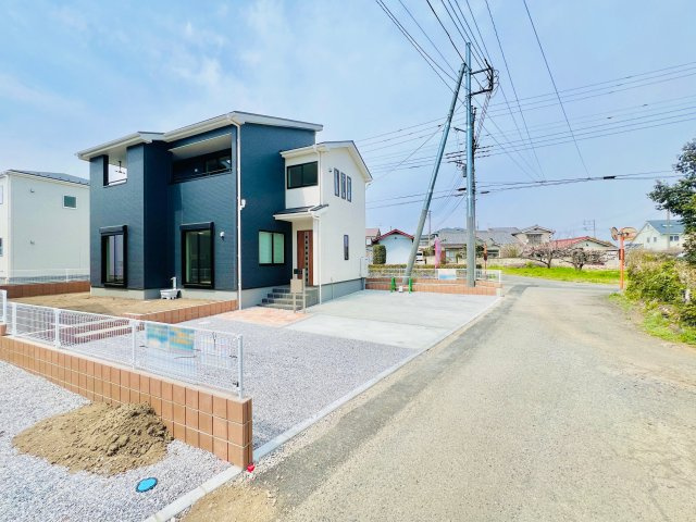 吉岡町漆原の前面道路含む現地写真|車の通りも少なく駐車も楽々♪