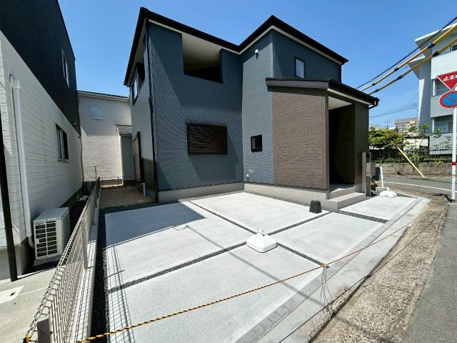 リーブルガーデン／中央区本荘二丁目／２号棟の駐車場|駐車場2台