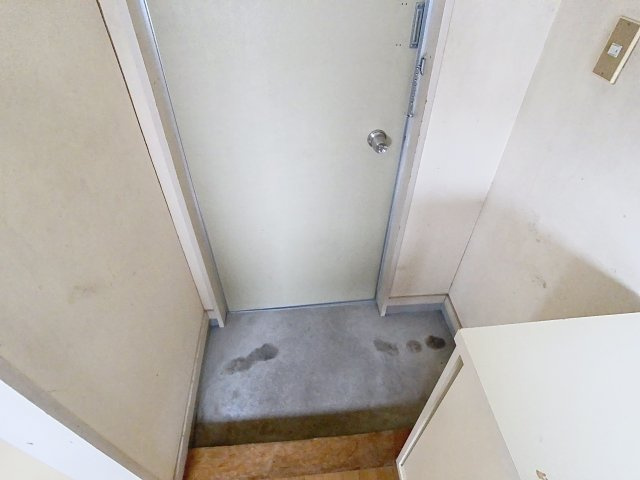 コーポ麻生1号棟　の玄関