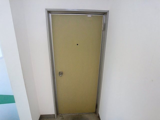 コーポ麻生1号棟　の玄関