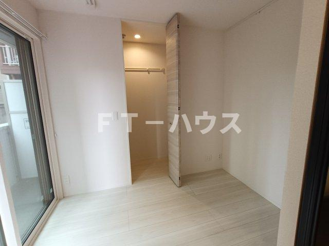 千葉市花見川区南花園１丁目のアパートの居間・リビング