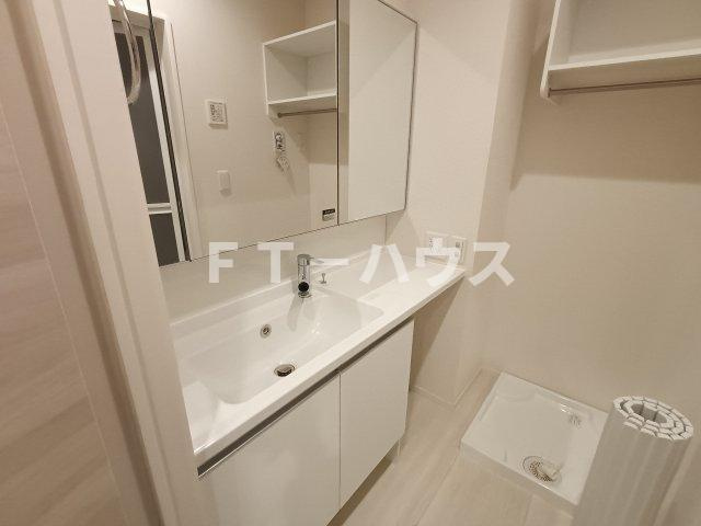 千葉市花見川区南花園１丁目のアパートの洗面所