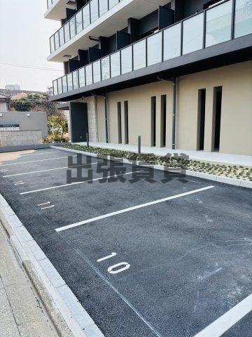 仲介手数料0円！ルネフラッツ浄心の駐車場