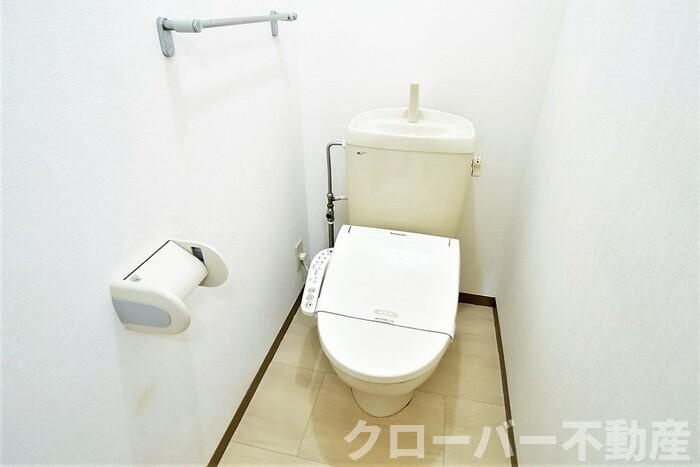 サニーハイム A棟のトイレ|温水洗浄暖房便座