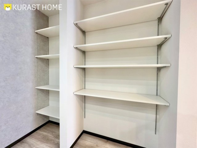 京都市伏見区久我御旅町　新築戸建の収納|LDKパントリー