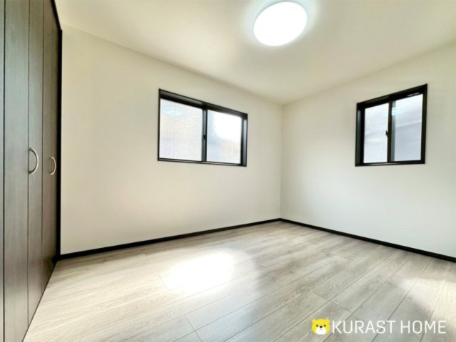 京都市伏見区久我御旅町　新築戸建の洋室|南側洋室