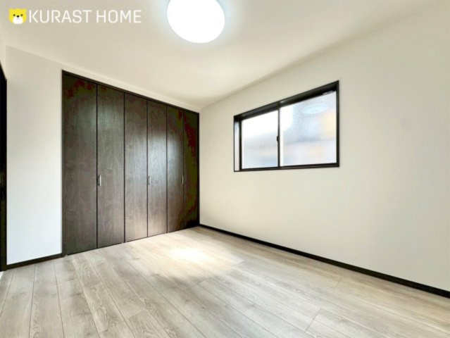 京都市伏見区久我御旅町　新築戸建の洋室|南側洋室