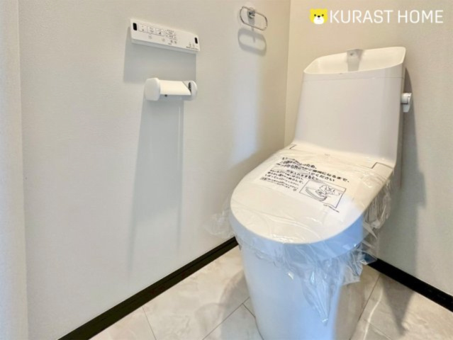 京都市伏見区久我御旅町　新築戸建のトイレ|2階トイレ