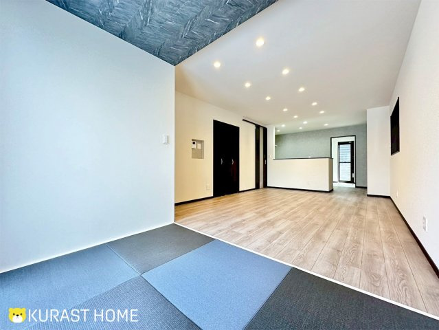 京都市伏見区久我御旅町　新築戸建の居間・リビング