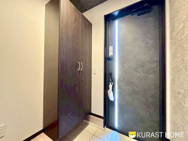 京都市伏見区久我御旅町　新築戸建の玄関