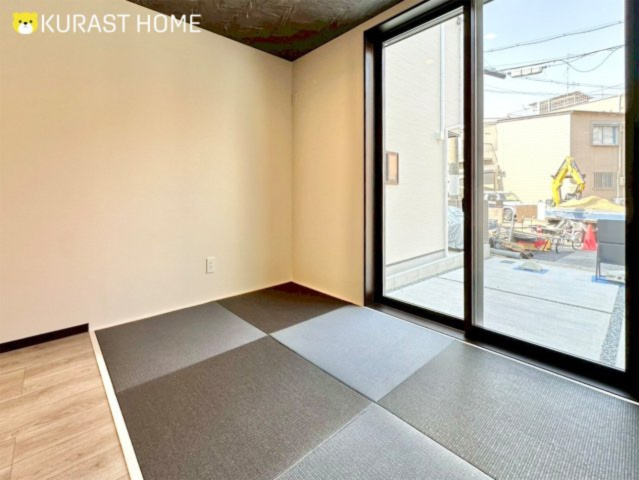 京都市伏見区久我御旅町　新築戸建の居間・リビング|畳コーナー