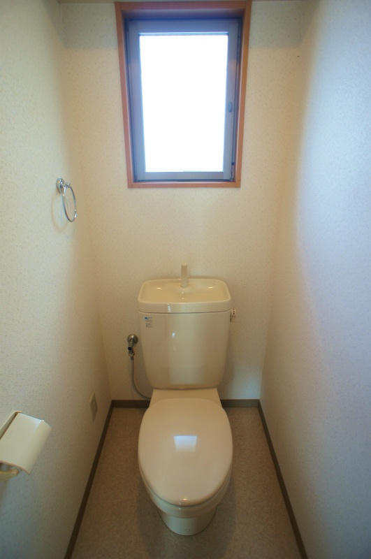 佐々木ビルのトイレ|ゆったりとした空間のトイレです