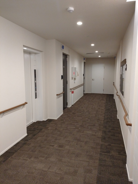 （シニア限定）yzikegamiⅡのその他共用部分|共用廊下も屋内、１Ｆは空調完備です