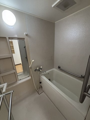 ヴィラ　カターラの浴室|浴室追い焚き付き