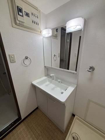 ヴィラ　カターラの洗面所