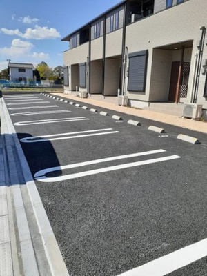 【駐車場】 | ブルジェオンフルール | 駐車場があります