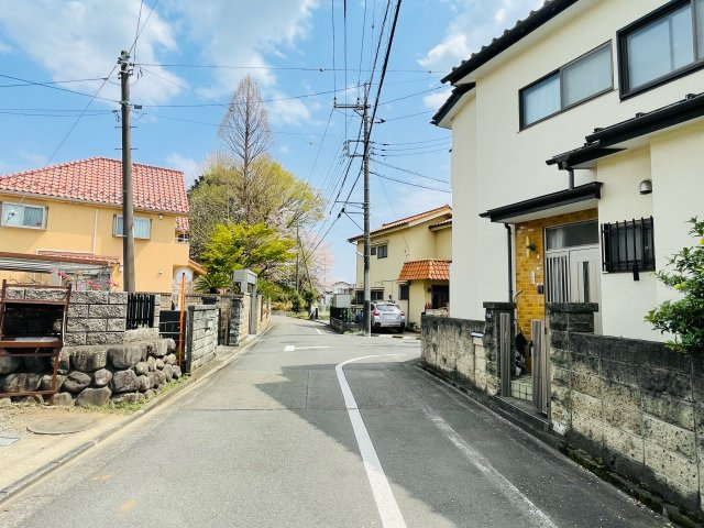 あきる野市雨間　中古戸建の前面道路含む現地写真|北側前面道路