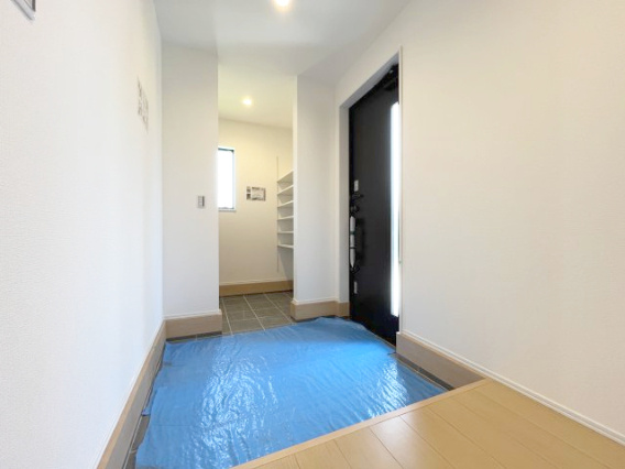 『八王子市新築戸建て』八王子市北野台4-1281-34【仲介手数料無料】の玄関|～仲介手数料無料☆八王子ひなた不動産～　八王子市北野台　新築戸建て