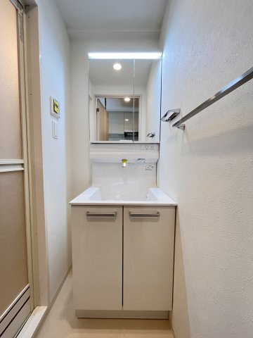 大阪市城東区中央１丁目の賃貸マンションの洗面所