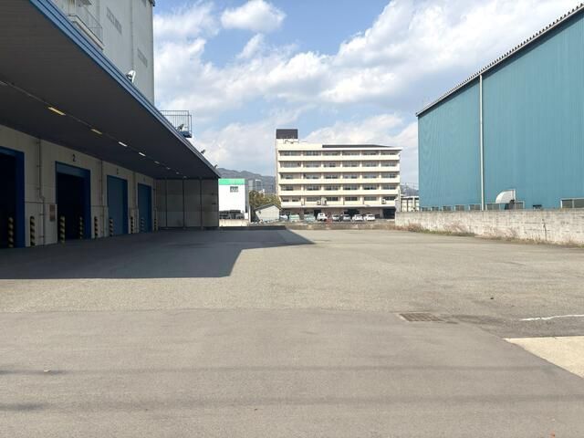 イマス住吉浜町倉庫の駐車場