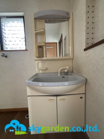 小田原市中村原　中古戸建の独立洗面台