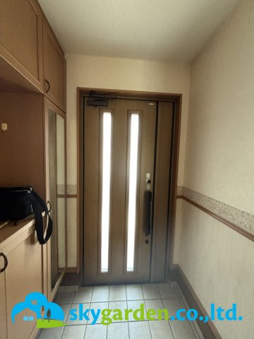 小田原市中村原　中古戸建の玄関