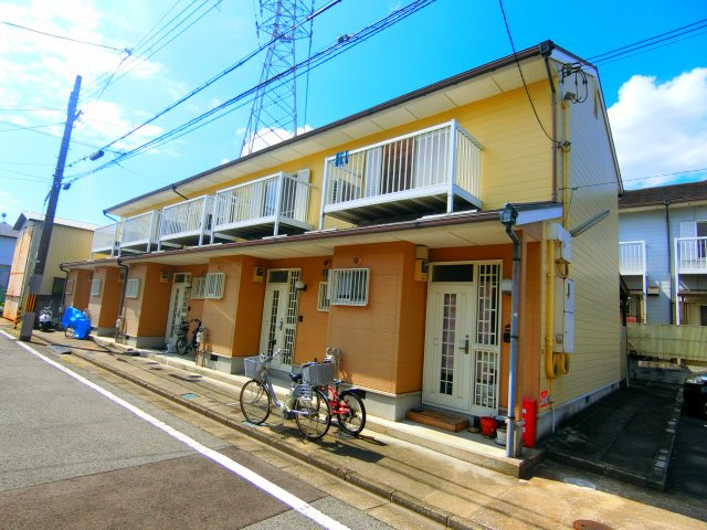 ハイツニシウラの外観