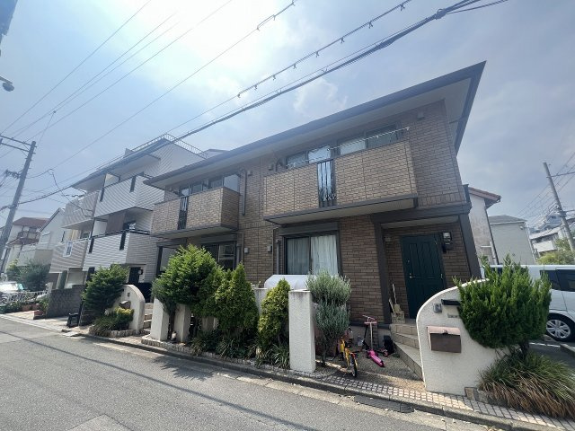 ローズコート中桜塚の外観