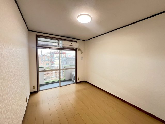 ベアコーポ光の居間・リビング