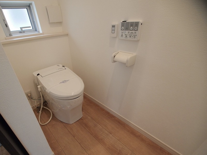 高崎市上中居町　中古住宅のトイレ