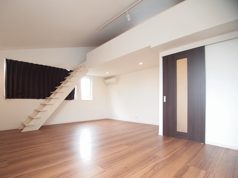 高崎市上中居町　中古住宅の洋室