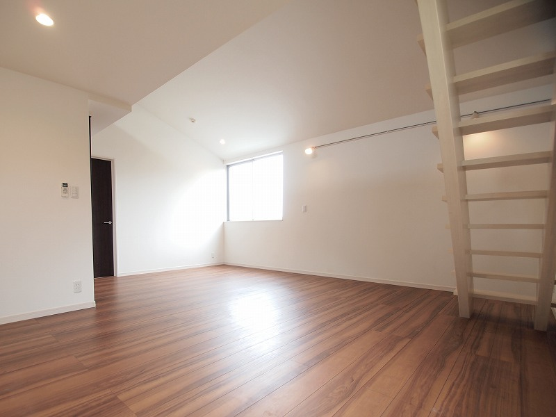 高崎市上中居町　中古住宅の洋室