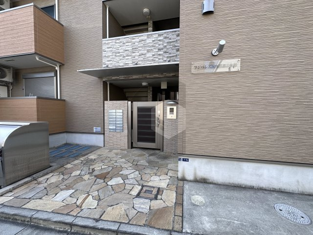 フジパレス河内花園2番館のエントランス