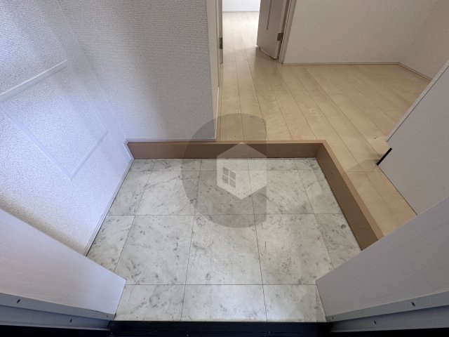 フジパレス河内花園2番館の玄関