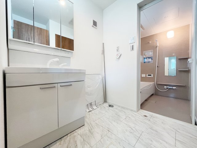 『八王子市新築戸建て』八王子市北野台4-1281-34【仲介手数料無料】の独立洗面台|～仲介手数料無料☆八王子ひなた不動産～　八王子市北野台　新築戸建て