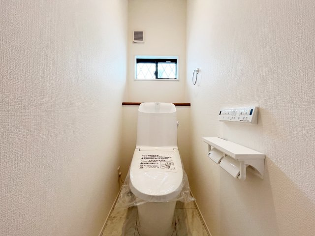 『八王子市新築戸建て』八王子市北野台4-1281-34【仲介手数料無料】のトイレ|～仲介手数料無料☆八王子ひなた不動産～　八王子市北野台　新築戸建て