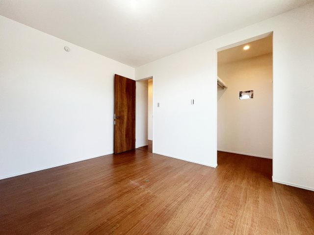 『八王子市新築戸建て』八王子市北野台4-1281-34【仲介手数料無料】の洋室|～仲介手数料無料☆八王子ひなた不動産～　八王子市北野台　新築戸建て