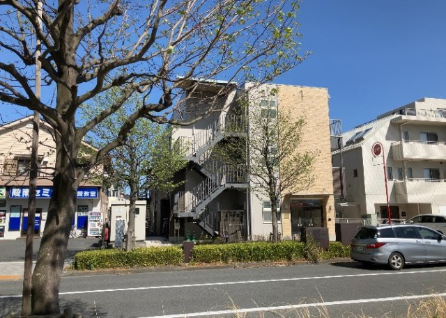 【外観】 | 土地の面積＝住宅面積ではありません。建ぺい率の問題などで、土地のある場所によって住宅を建てられる面積は限られています。高さもしかり、「土地」という言葉の中には、建築条件も含まれると考えておきましょう。